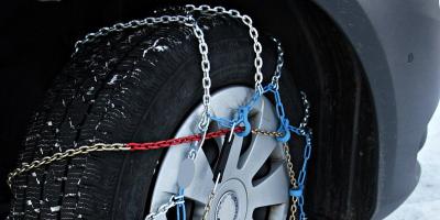 Wylądował w przydrożnym rowie