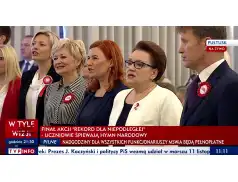 Rekord dla Niepodległej - Finał akcji w Pułtusku z minister edukacji Anną Zalewską