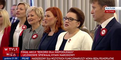 Rekord dla Niepodległej - Finał akcji w Pułtusku z minister edukacji Anną Zalewską