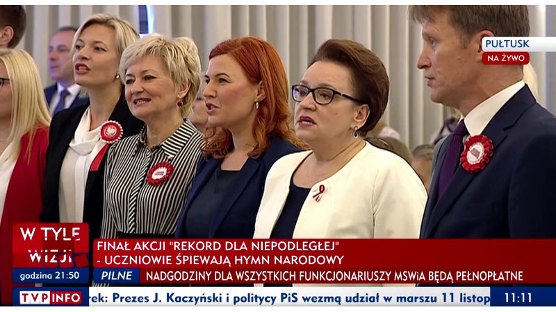 Rekord dla Niepodległej - Finał akcji w Pułtusku z minister edukacji Anną Zalewską