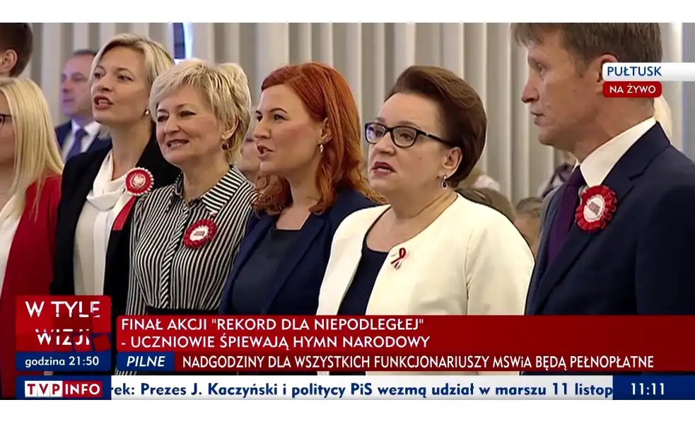 Rekord dla Niepodległej - Finał akcji w Pułtusku z minister edukacji Anną Zalewską