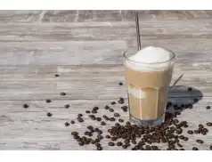 Jak zrobić pyszną mrożoną kawę? 3 przepisy na upalne dni