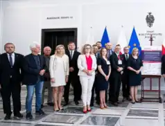 W Sejmie RP powołano Samorządowy Komitet na rzecz upamiętnienia Bitwy Warszawskiej 1920 r.. Gmina Pułtusk jest jednym z członków.