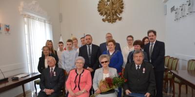 Jubileusz Złotych Godów w Pułtusku. Małżonkowie odebrali medale, kwiaty i życzenia od władz gminy i najbliższych 