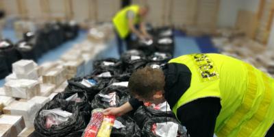 Sprzedawał podrabiane pefrumy i ubrania przez internet. Został zatrzymany!