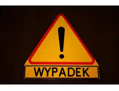 Wypadek w Kleszewie pod Pułtuskiem, dwie osoby ranne.