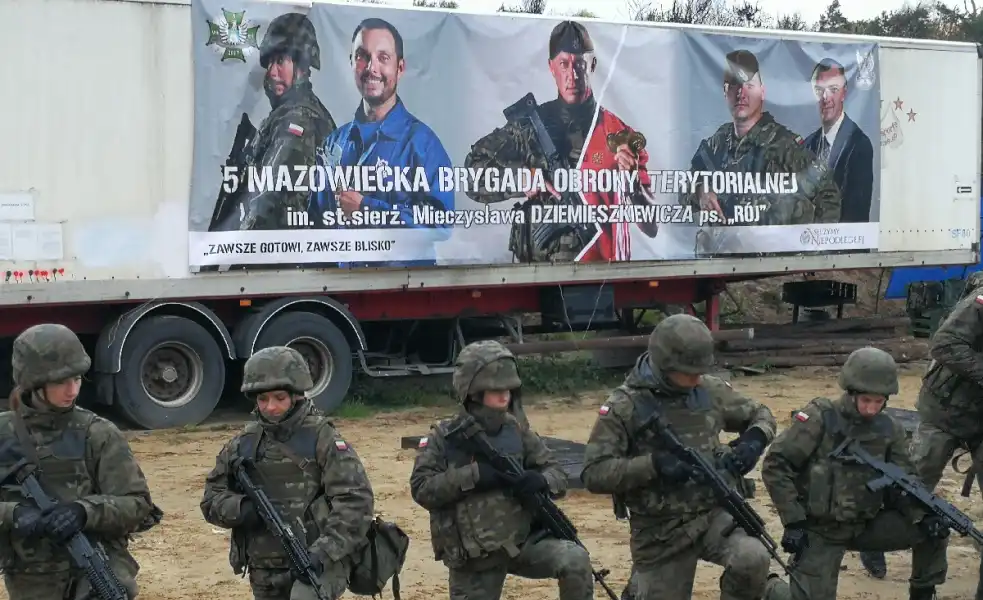Specjalsi szkolą żołnierzy z Mazowsza