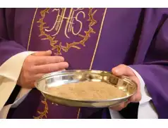 Co to jest środa popielcowa? Jaką symbolikę skrywa popiół?