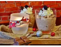 Mus z kaszy mannej z owocami