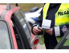 Winnica: 26-latek złamał sądowy zakaz prowadzenia pojazdów. Jakie konsekwencje mu grożą?
