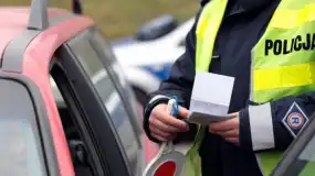 Winnica: 26-latek złamał sądowy zakaz prowadzenia pojazdów. Jakie konsekwencje mu grożą?