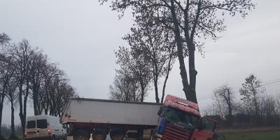 Ciężarówka zablokowała drogę na Pułtusk