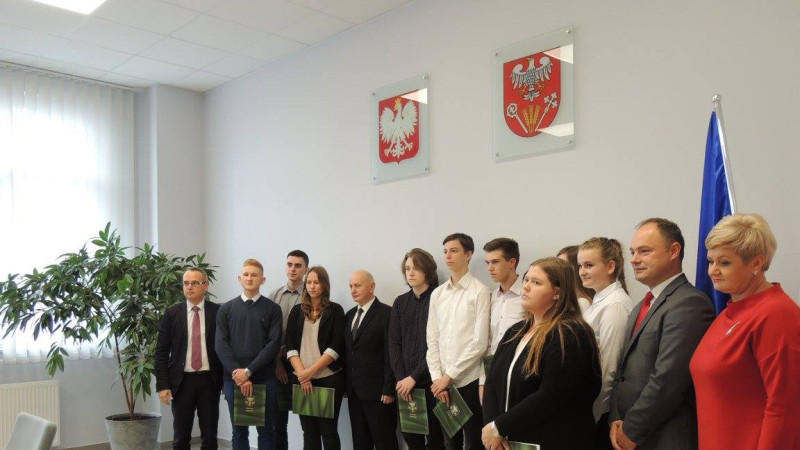 Stypendia Starosty Pułtuskiego wręczone. ZSZ im. J.Ruszkowskiego - lista stypendystów