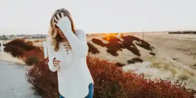 Najmodniejsze lekkie sweterki. Przegląd trendów