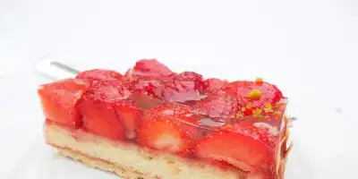 Ciasto na topie - sernik na zimno z truskawami