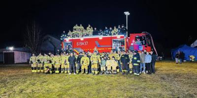 OSP Pniewo koło Pułtuska z nowoczesnym wozem strażackim Renault K za 1,7 mln zł