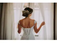 Sukienki weselne – jak wybrać idealny model na ten wyjątkowy dzień?