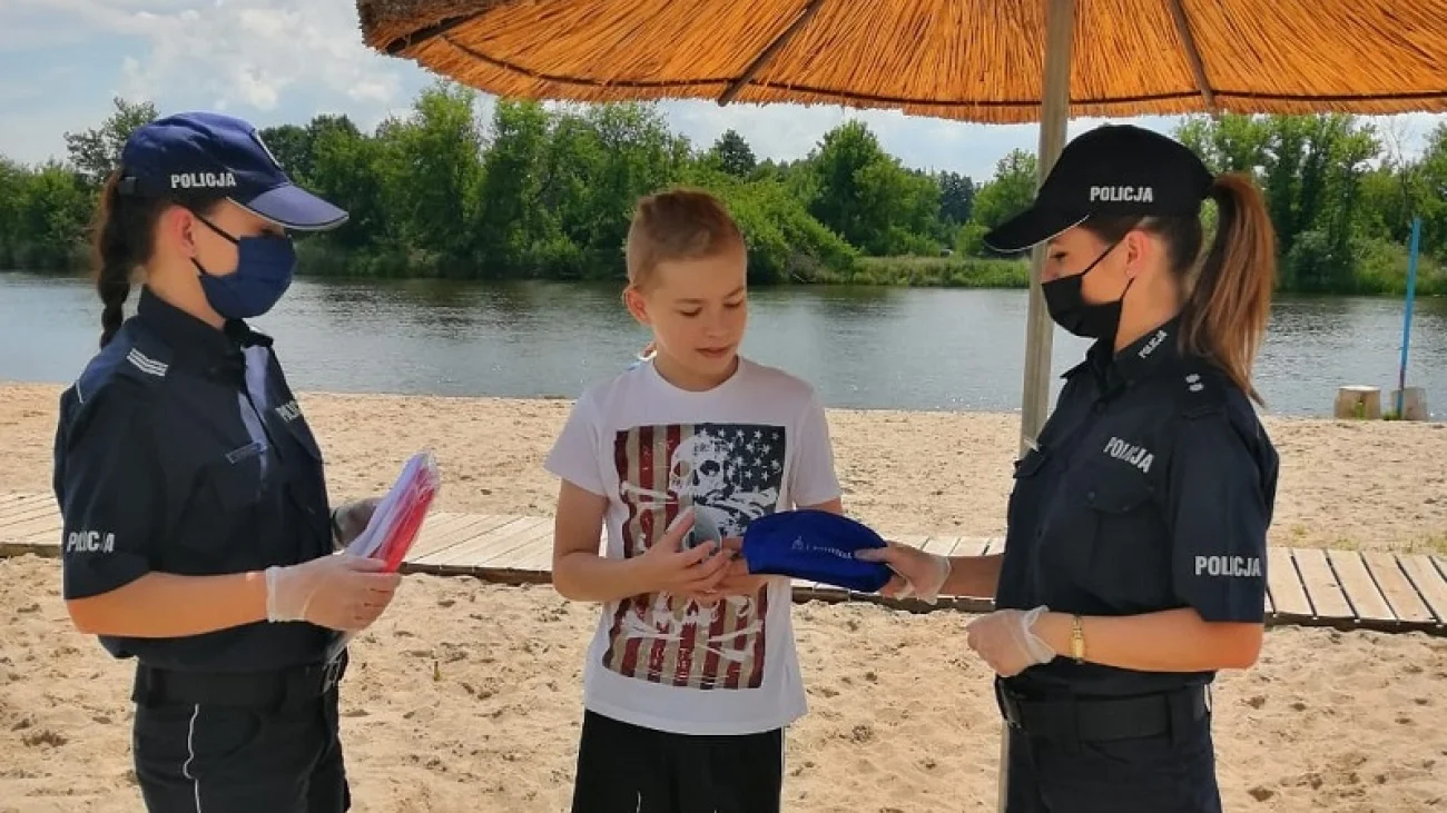 Kręci mnie bezpieczeństwo…nad wodą - pułtuscy policjanci prowadzą akcję informacyjno-edukacyjną