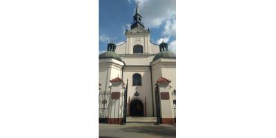 Pułtusk. Otwarte drzwi bazyliki - akcja zwiedzania świątyni w okresie wakacji