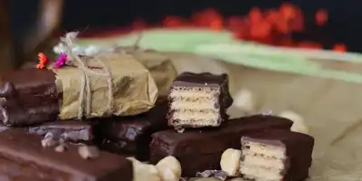 Domowe i Zdrowe Batoniki Bez Pieczenia: Przepisy na Szybkie Przekąski