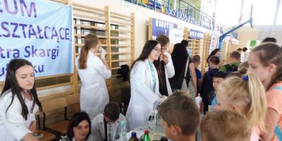 Piknik Naukowy w Szkole w Dzierżenine