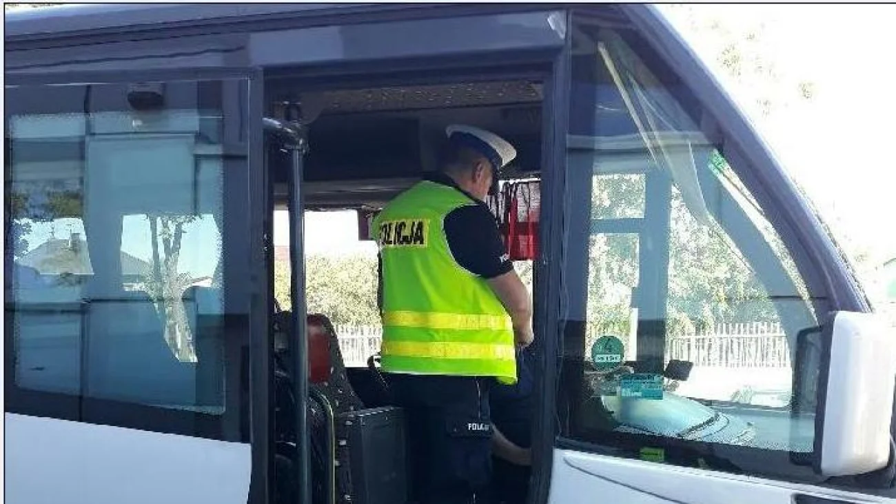 Policjanci na Mazowszu skontrolowali 465 autobusów podczas wakacji