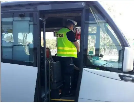 Policjanci będą sprawdzać stan techniczny autokarów