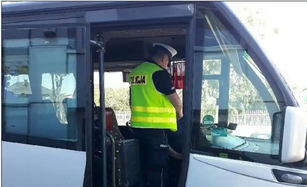 Policjanci na Mazowszu skontrolowali 465 autobusów podczas wakacji