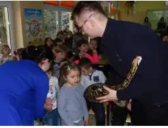Spotkanie z gadami czyli żywa lekcja przyrody w szkole w Dzierżeninie