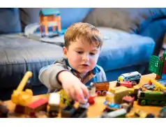 Kreatywne zabawki dla najmłodszych – co znajdziemy na rynku?