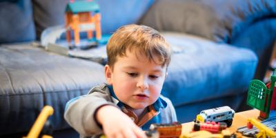 Kreatywne zabawki dla najmłodszych – co znajdziemy na rynku?