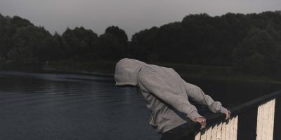 Chciał skoczyć z mostu....