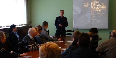 Prewencja i ostrzeganie przede wszystkim. Spotkanie policjantów z rolnikami.