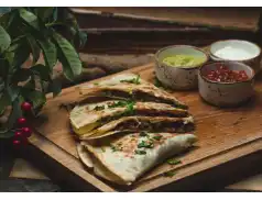 Zapiekane naleśniki. Kulinarna magia mięsa, dyni i szpinaku.