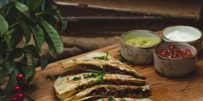 Zapiekane naleśniki. Kulinarna magia mięsa, dyni i szpinaku.