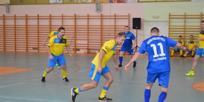 Drużyna Policji z Pułtuska najlepsza w Halowym Turnieju Piłki Nożnej w Ciechanowie