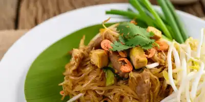 Pad Thai - aromatyczny i pyszny makaron z Tajlandii