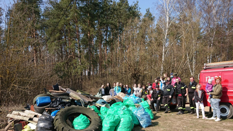 Gmina Winnica. Akcja ŁOŚ - kolejne społeczne sprzątanie śmieci zalegających w lasach!