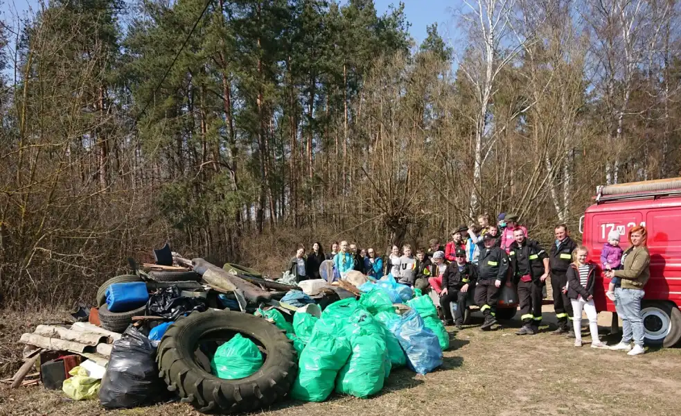 Gmina Winnica. Akcja ŁOŚ - kolejne społeczne sprzątanie śmieci zalegających w lasach!