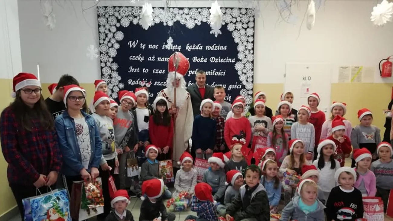 Święty Mikołaj wraz z wójtem odwiedził dzieci z gminy Obryte