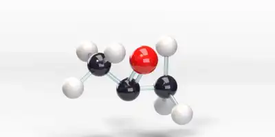 Aceton kosmetyczny. Zastosowanie i tajemnice charakterystycznego zapachu