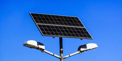 Gmina Pokrzywnica. 9 nowych lamp solarnych dla poprawy komfortu i bezpieczeństwa.