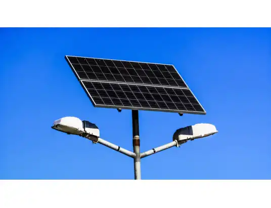 Gmina Pokrzywnica. 9 nowych lamp solarnych dla poprawy komfortu i bezpieczeństwa.