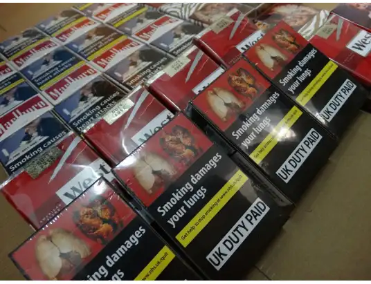 Pułtusk. Zabezpieczono prawie 120 paczek papierosów bez akcyzy