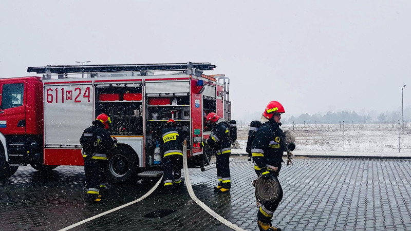 Ćwiczenia strażaków na obiekcie Irmark w Grabówcu