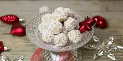 Prosty przepis na kokosowo - jaglane kulki mocy
