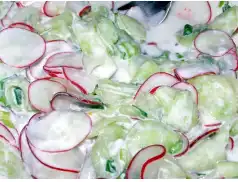 Tradycyjny chłodnik z ogórkiem i rzodkiewką - przepis