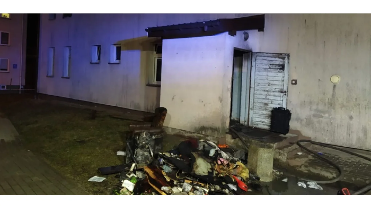 U sąsiadów: Tragiczny pożar w Ciechanowie. Dwie osoby nie żyją