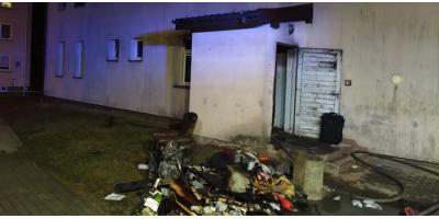 U sąsiadów: Tragiczny pożar w Ciechanowie. Dwie osoby nie żyją