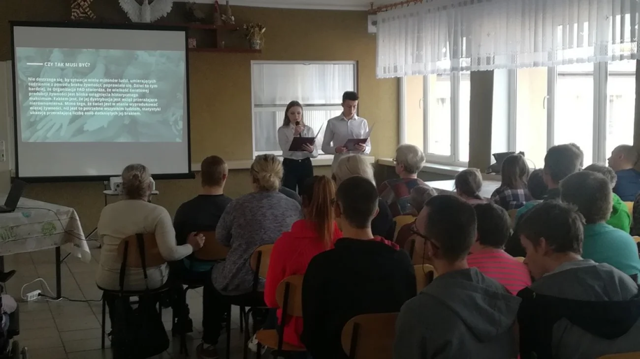 O GŁODZIE, NIEDOŻYWIENIU I MARNOWANIU ŻYWNOŚCI W SOSW W PUŁTUSKU